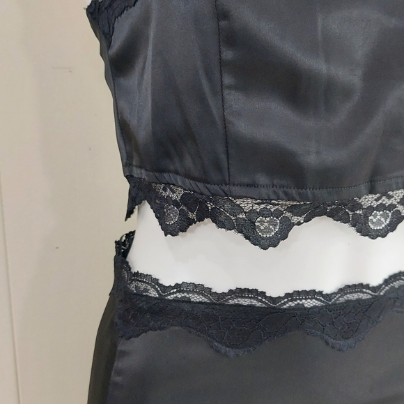 Pin-Up Black Bullet Lace Bra Top & Corset Mini Skirt. A playful lace dress with - Picture 6 of 14